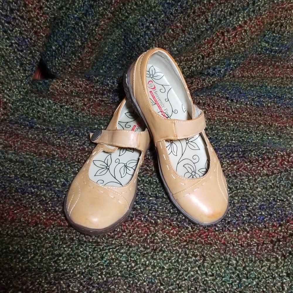 Heavenly Feet Mary Jane shoes